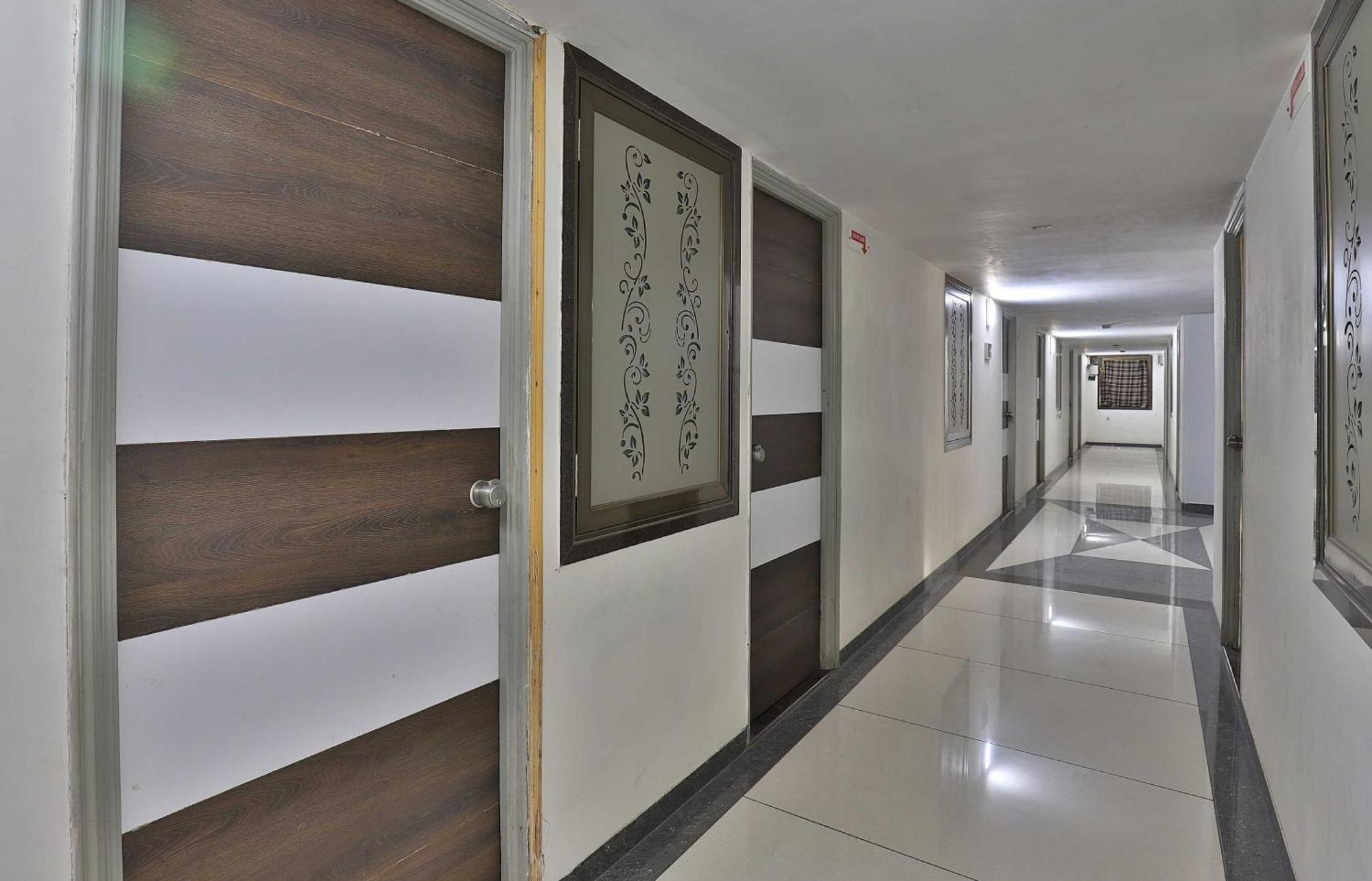 Collection O Hotel Panchsheel Vadodara Bagian luar foto
