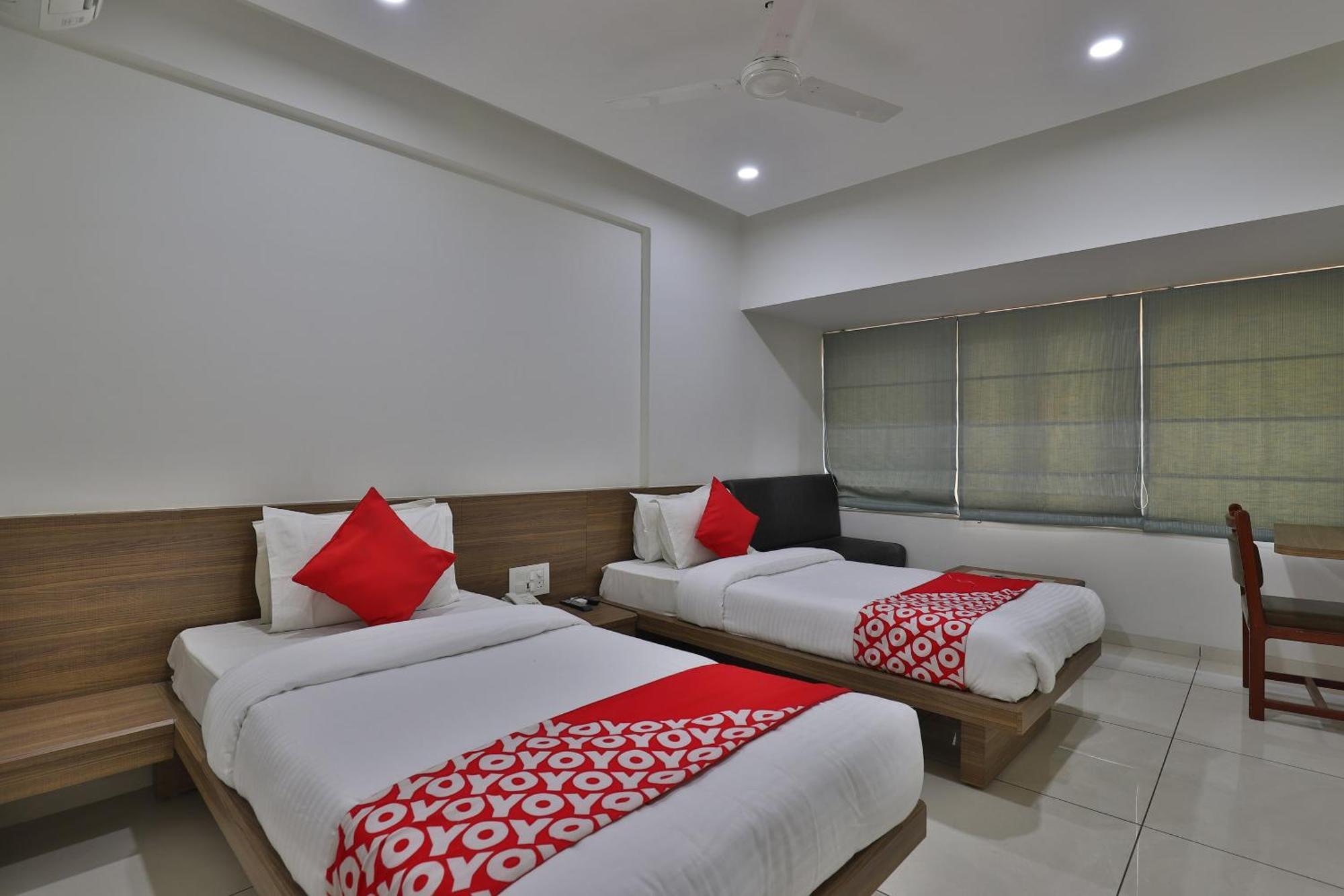 Collection O Hotel Panchsheel Vadodara Bagian luar foto